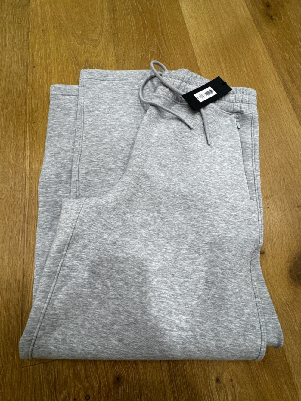 Aritzia barrel sweatpants size S